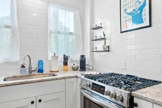 Urban Elegance Getaway - Columbus - 7