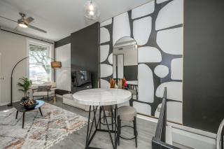 Queen City Views 2 Sleeps 2 - 2