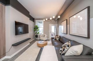 4 OTR Suites, Skyline Balconies, Sleeps 10 - 9