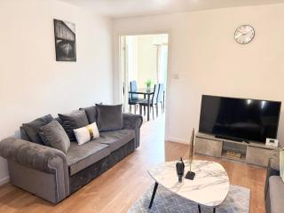 Lovely Ashford home with en-suite and spacious driveway - Ashford - 3