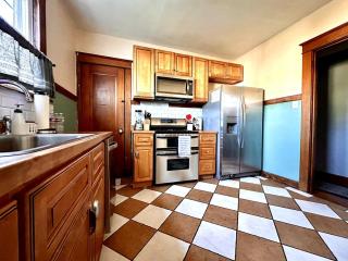 Mid City 2 BR- beautiful, renovated Arts & Crafts Flat - 2