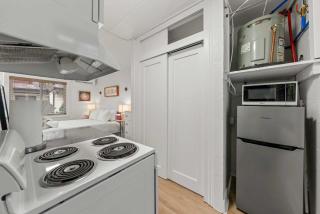 Franklin Park Studio, Charming Courtyard - 6