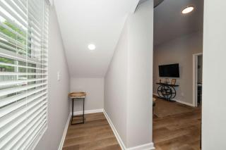 Queen City Retreat 1 Cozy Home for 6 Near Attractions & Restaurants - Cincinnati - 2