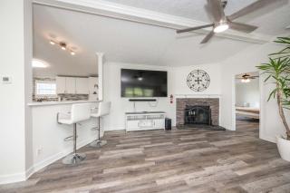 Stillwater Hollow - For 10! - Williamstown - 1