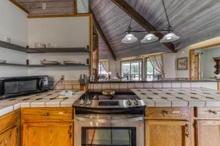 Par Fore The Course: Your Golf-side Getaway - 8