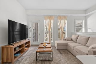Full Townhouse Cozy Guest Favorite Garage Parking Aspen Neighbourhood - Calgary - 5