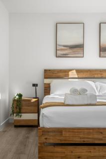 Full Townhouse Cozy Guest Favorite Garage Parking Aspen Neighbourhood - Calgary - 3