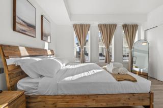 Full Townhouse Cozy Guest Favorite Garage Parking Aspen Neighbourhood - Calgary - 2
