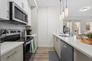 Full Townhouse Cozy Guest Favorite Garage Parking Aspen Neighbourhood - Calgary - 1