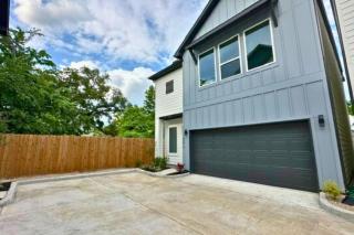 Modern 3BR 10 Min to Downtown - 8