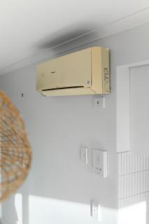 The Beachside - Fully Renovated 2BR unit with Parking Pool Tennis next to beach and tram - Gold Coast - 4