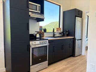 Family-Friendly Tiny Cabin with Hot Tub and Epic Views near Poley Mountain, NB - 6