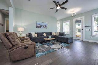 Beach to Bay 3BR Retreat - Cowboy Pool & Golf Cart - 1