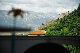 Latifi Guesthouse - 1