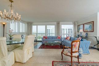 Beach Service Included Corner Condo - Destin - 3