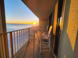 Beachfront Corner Condo with Pool Access & FREE ACTIVITIES - Gulf Shores - 6