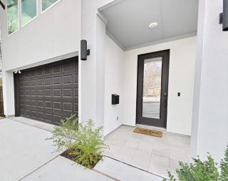 Northside Retreat - Chic 3 BDR Pet Friendly - 4