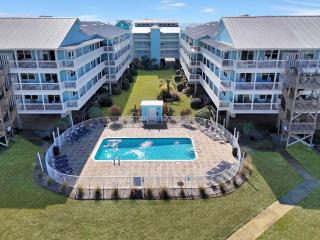 Lagoon & Beach Access - Boat Launch Pool with FREE Activities - 0
