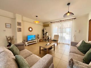 STAY Sunny Palms Apt - Oroklini - 4