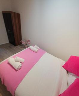 Charming Retreat for 6 People in London - 1