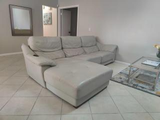 Entire home Private swim pool Quiet area - 3