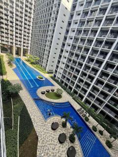 Metro Prime Staycations at Shore 2 Residences - 9