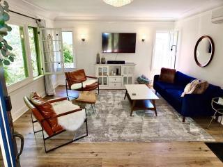 Long Beach Breeze - Dreamy 2 BR Near Anaheim Street - Long Beach - 9
