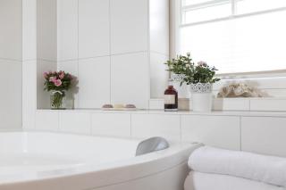 Schwalbennest Greetsiel für bis zu 6 Personen mit Kaminofen, Whirlpool und Sauna - Haustiere herzlich willkommen, nah am Hafen - Greetsiel - 6