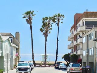 Beach & Bay Retreat - Full of Amenities - 8