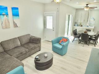 Beach & Bay Retreat - Full of Amenities - 3