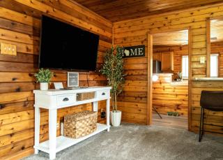 Pet Friendly Lake Geneva Getaway for 6 - Lake Geneva - 3