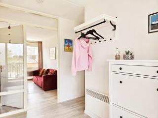 Urlaubsbrise 52 Ameland - schön eingerichtete Wohnung für bis zu 5 Personen - Balkon nach Süden ausgerichtet mit schönem Blick in den Innengarten - Buren - 8