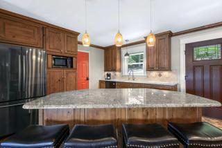 Lakeside Oasis - Room for 12 - 2
