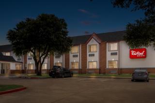 Red Roof Inn & Suites Euless - DFW Airport Southwest - 2