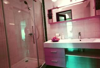 Prime Location Apartment Near Park - 6