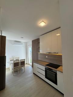 Aron Apartment - Tuzi - 6