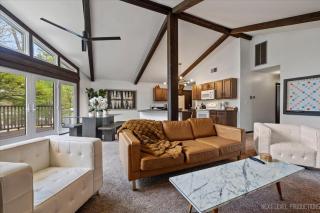 Game Lovers Getaway In Abbey Springs with Golf Cart - 5