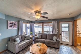 Redbud Retreat - Amenity Filled Waterfront Home - Osage Beach - 6