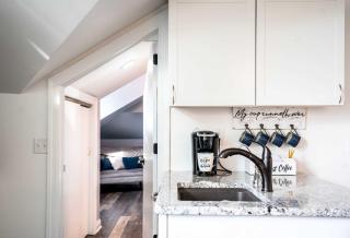 The Hideaway at Hayloft Lodge - Chic & Unique Stay - Lake Geneva - 4