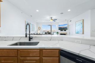 Panoramic Sunset Escape - Waterfront Condo for 7 - 4