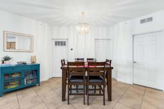 Panoramic Sunset Escape - Waterfront Condo for 7 - 2