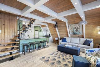 Sunrise Oasis - Enjoy Lakefront Living - Sunrise Beach - 1