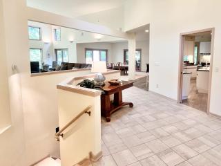 Spacious 4 BDR Home in Desirable Abbey Springs - 2