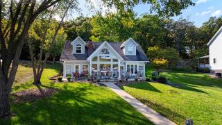 Gentle Slopes Retreat Fit For 12 - 6