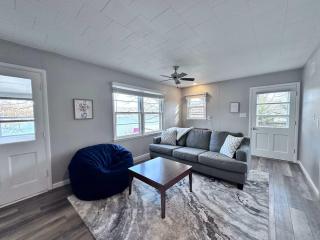 Red Deer Cabin - Stay for 8 - Sunrise Beach - 6