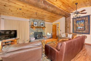 Immersed in Nature Manzanita Cabin with Hot Tub - Oakhurst - 4