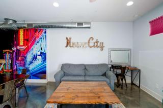 Modern 2 BDR Townhome Minutes from Downtown - 4