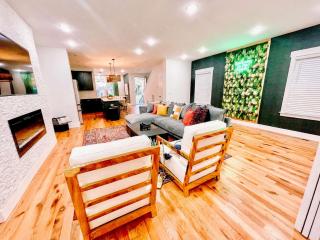 Glamorous 3 BDR in East Nashville - Pet Friendly - 1