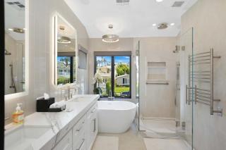 Poinsettia Palms - Chic & Luxe Patio Near Beach - Corona del Mar - 8