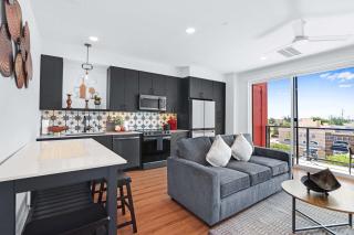 Modern Hill Country Condo for 4 with Resort Perks - New Braunfels - 3